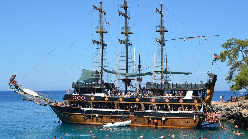 Boat Tour in Kemer