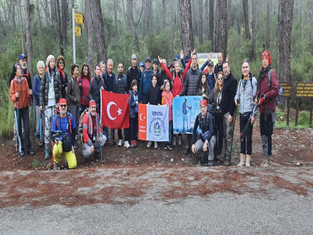 DOĞA YÜRÜYÜŞÜ MERHUM LÜTFİ SARMAŞIK ANMA YÜRÜYÜŞÜ KISA PARKUR KEMER ÇALIŞTEPE