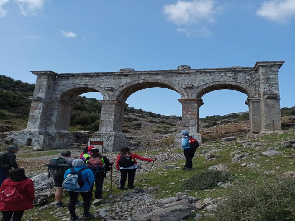 UZUN &#38; KISA PARKUR : Ariassos Antik Kenti / Akkoç Köyü